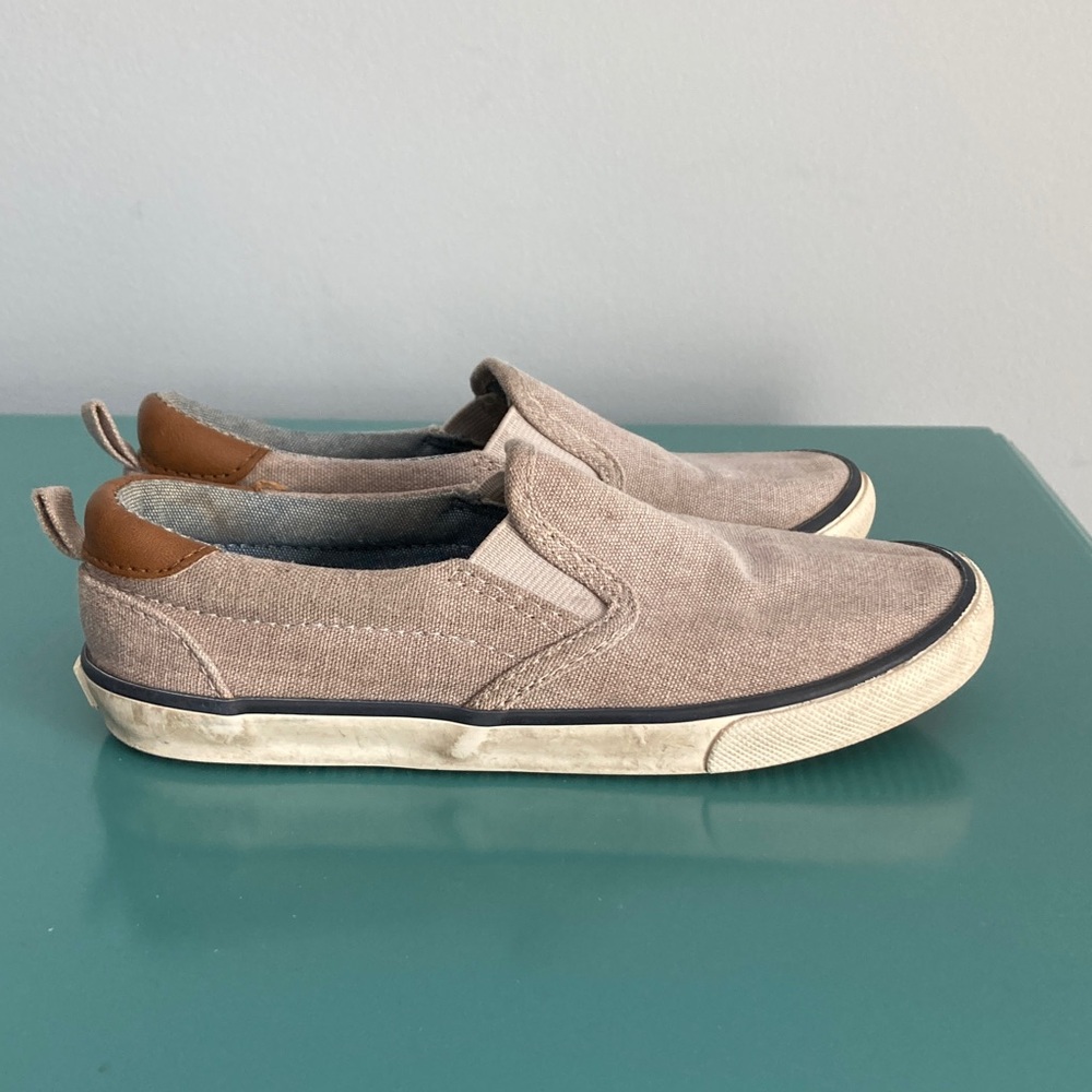 Old Navy Kids Light Gray Slip-On Sneakers Kids Size 10 - Picture 6 of 14